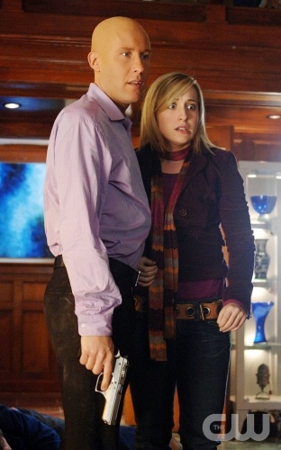 TheCW Staffel1-7Pics_321.jpg - SMALLVILLE"Hypnotic" (Episode #516)Image #SM516-0569Pictured (l-r): Michael Rosenbaum as Lex Luthor, Allison Mack as Chloe SullivanCredit: © The WB/Sergei Bachlakov